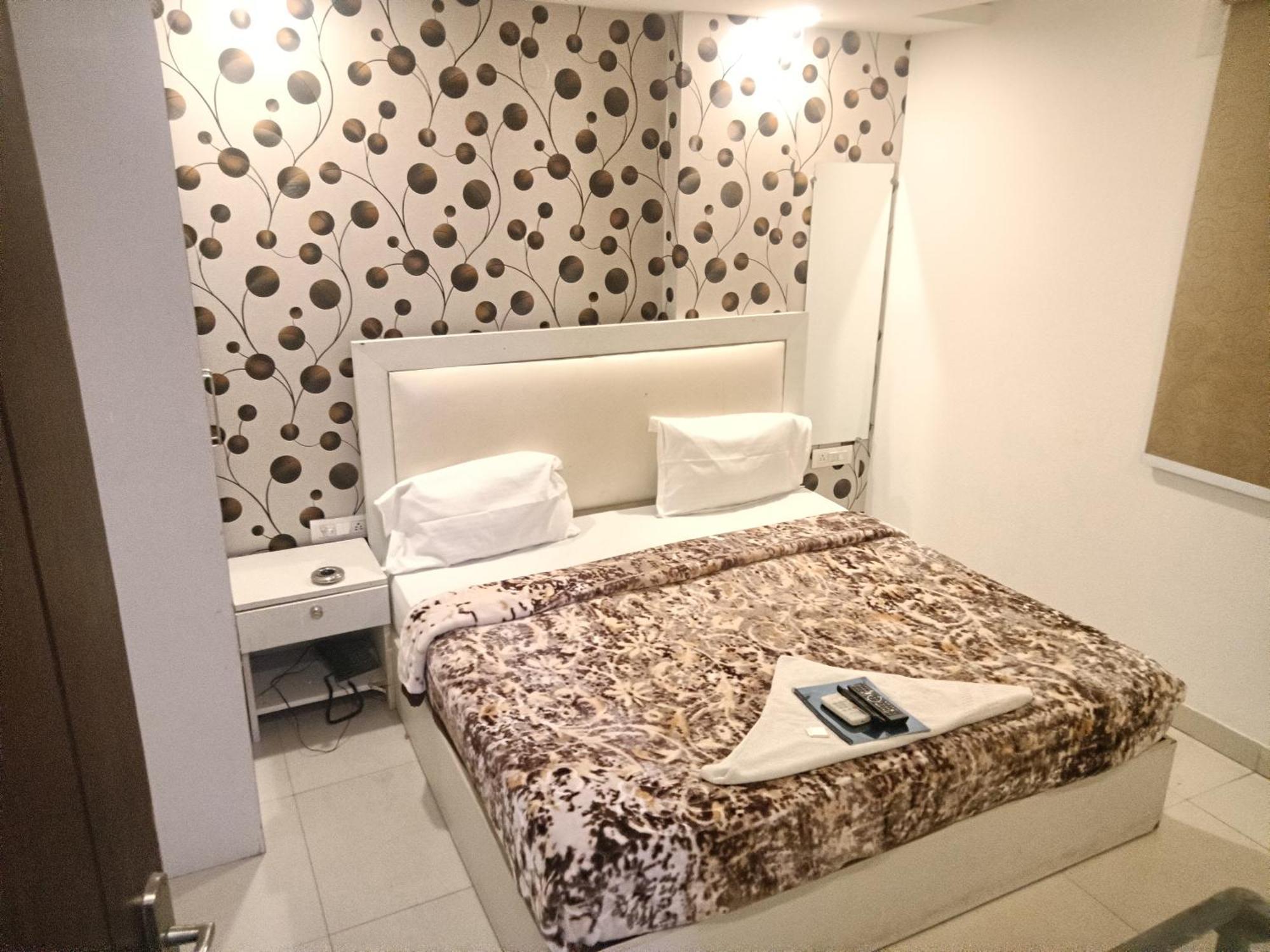 Rise 73 Hotel 3*