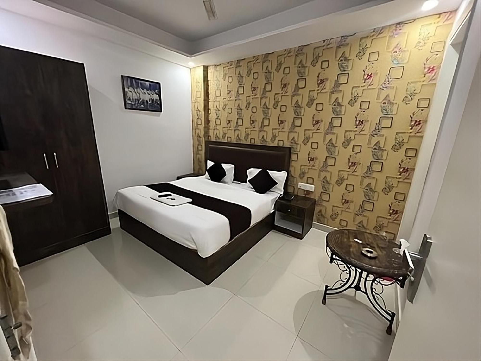 Rise 73 Hotel 3*