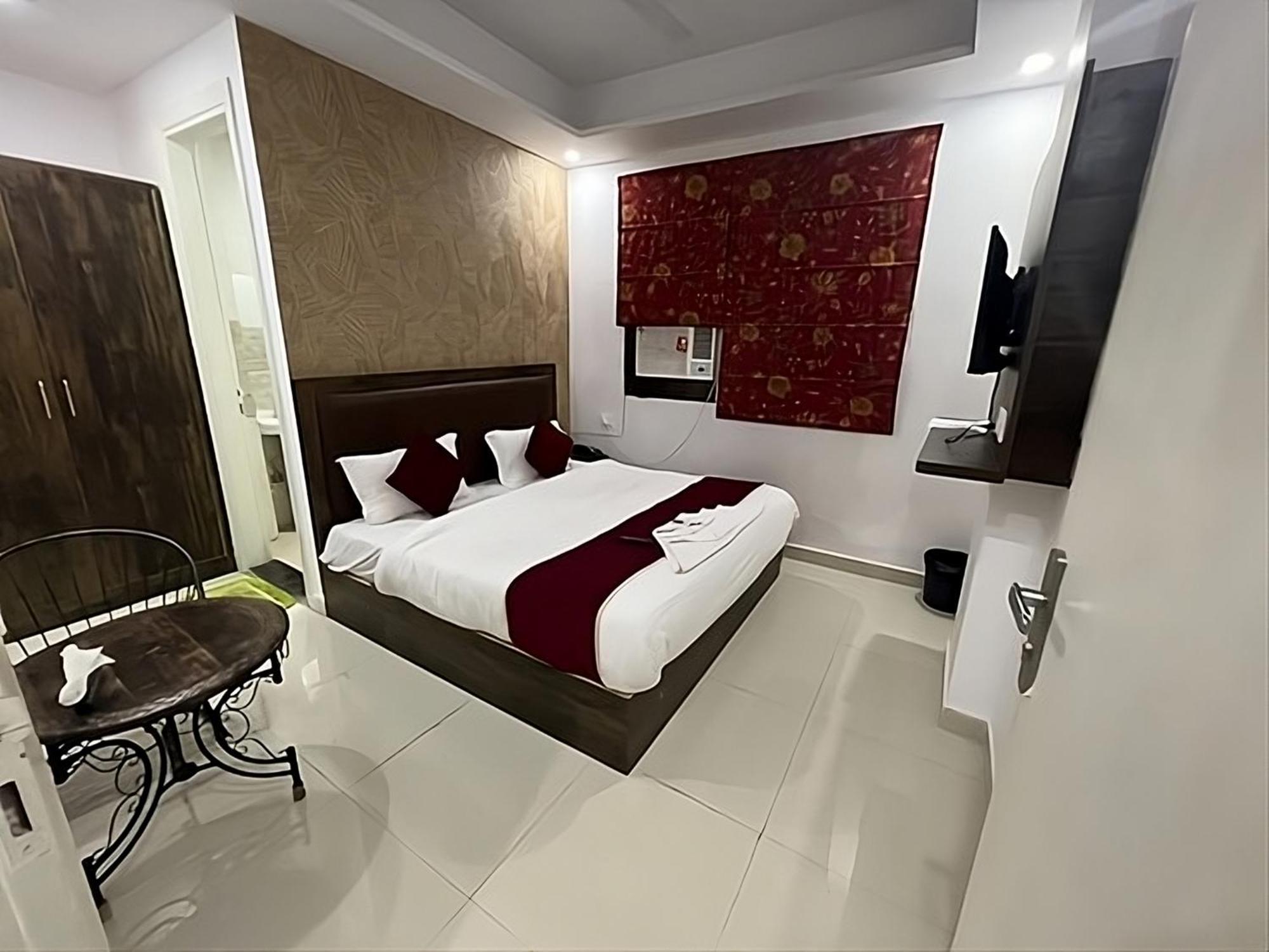 Hotel Rise 73