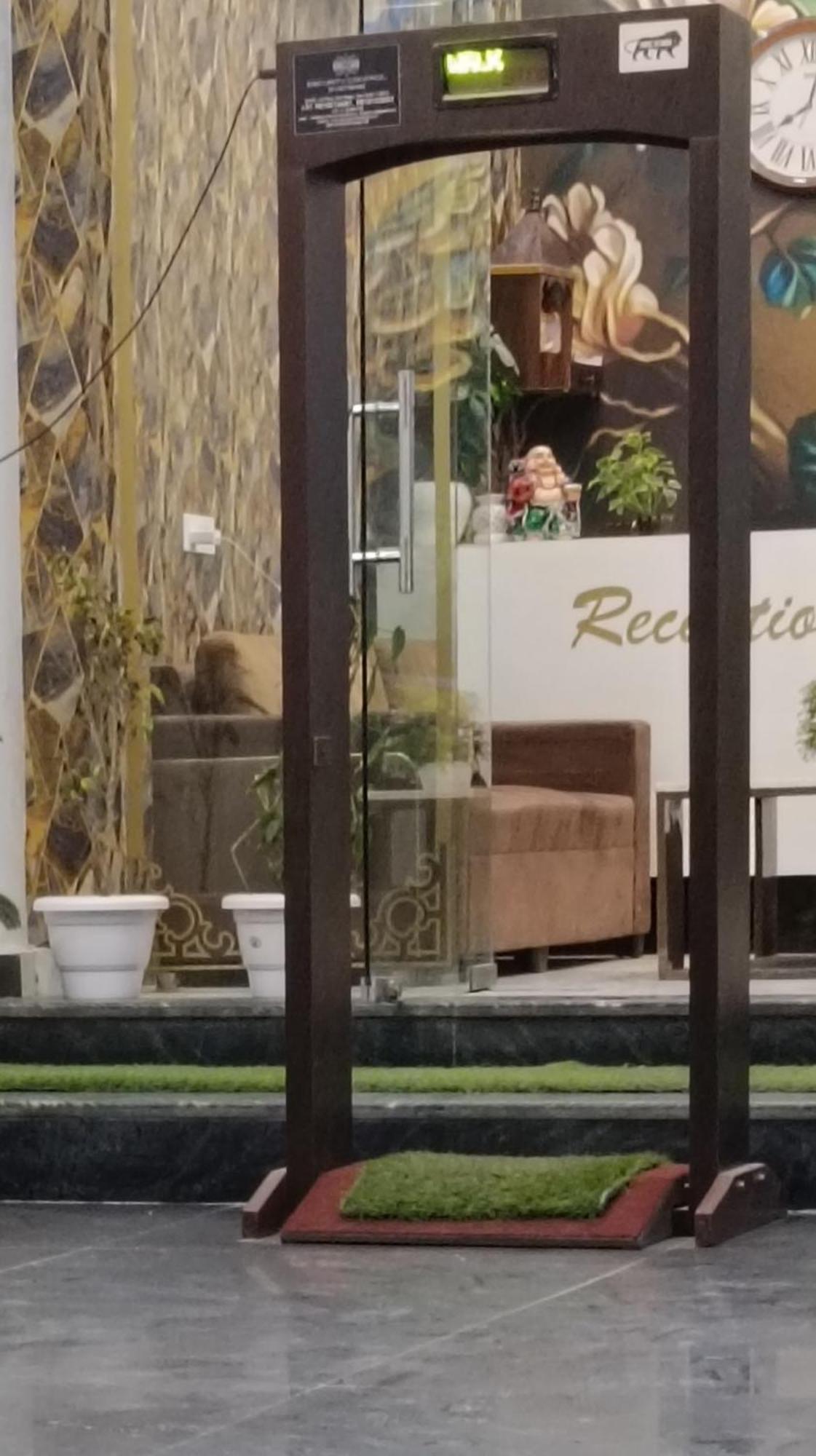 Rise 73 Hotel